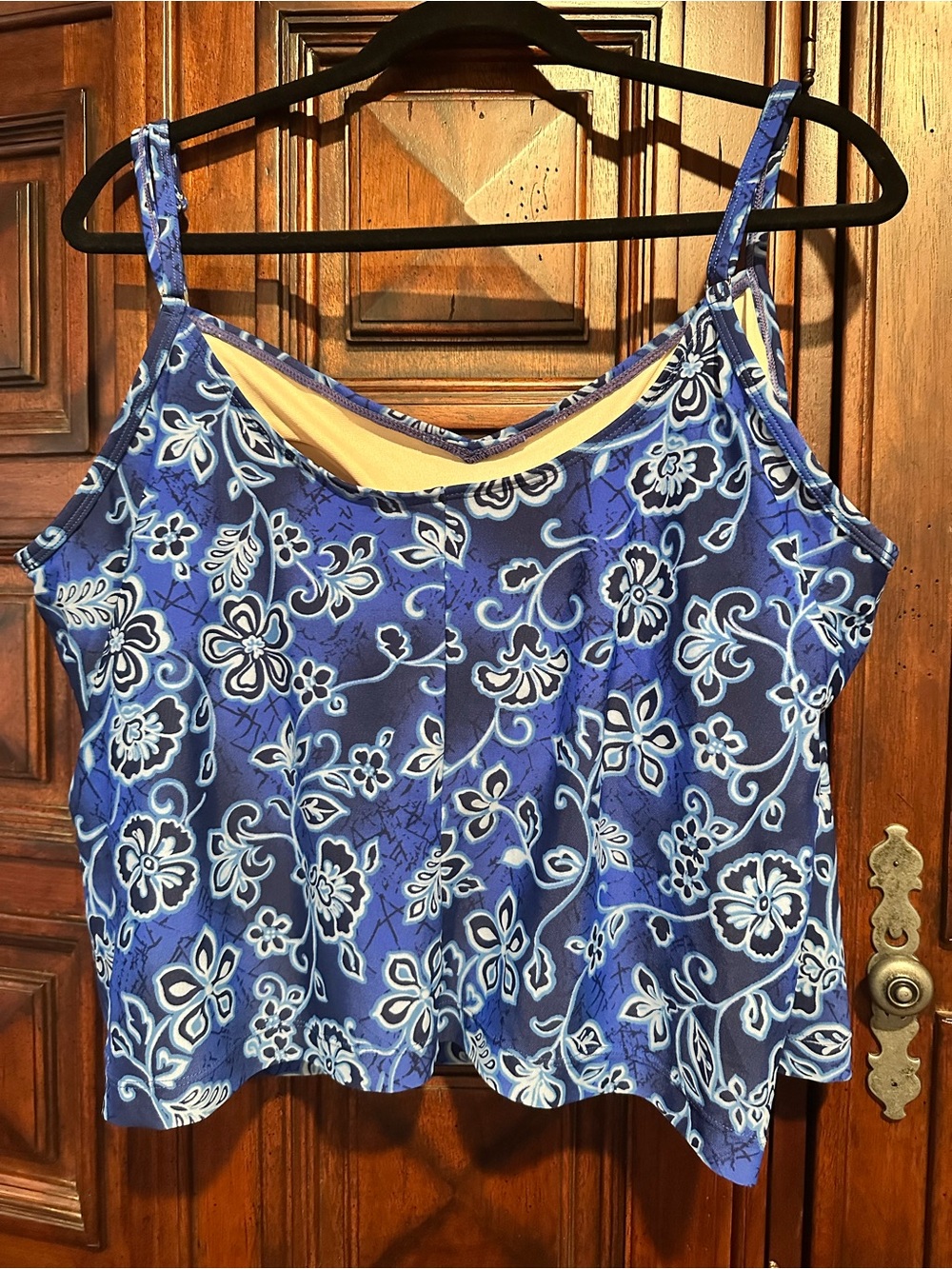 Cherokee Tankini set 24W top & 20W bottoms. Built in soft cup bra. - Picture 8 of 9